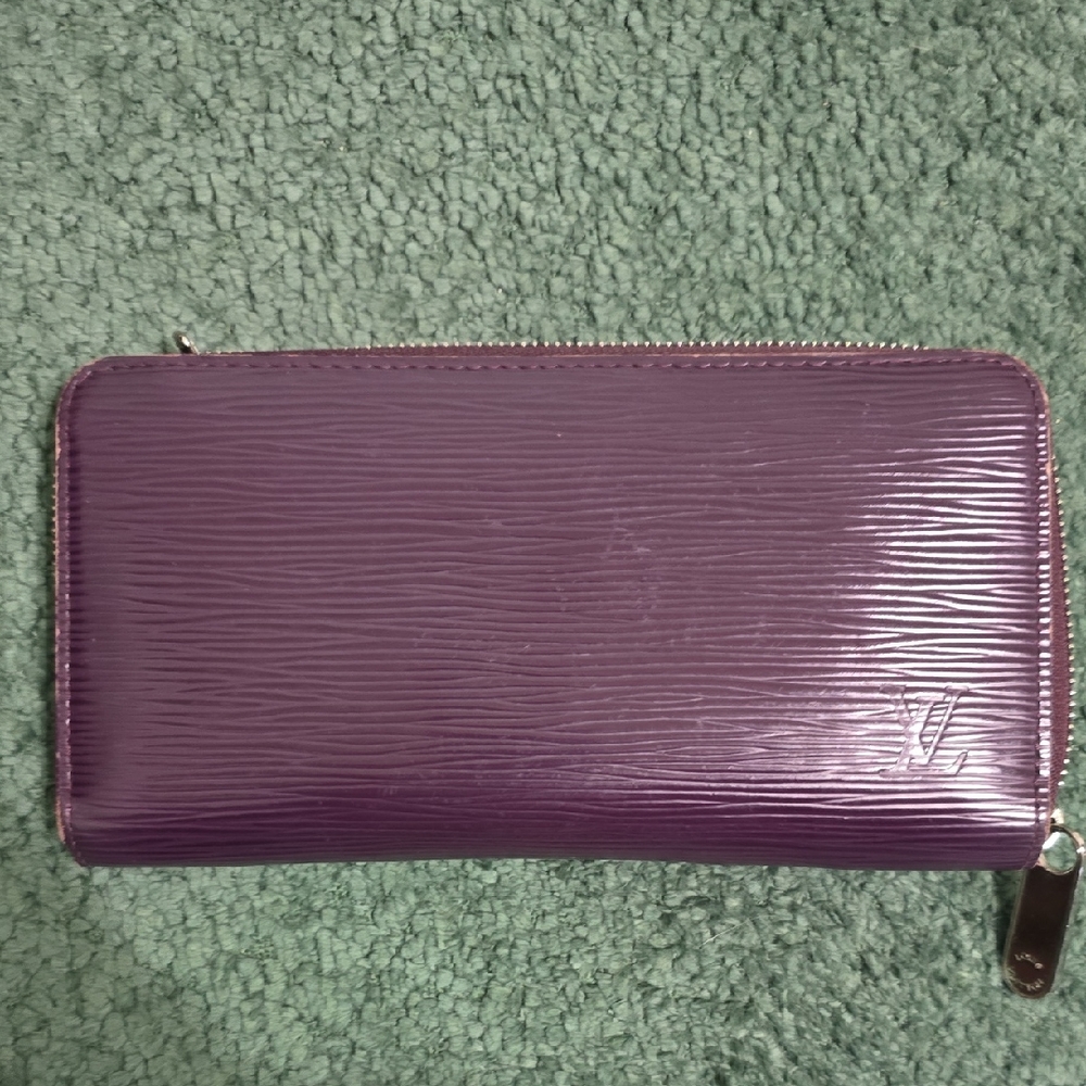 Louis Vuitton Plum Epi Zip-Around Wallet